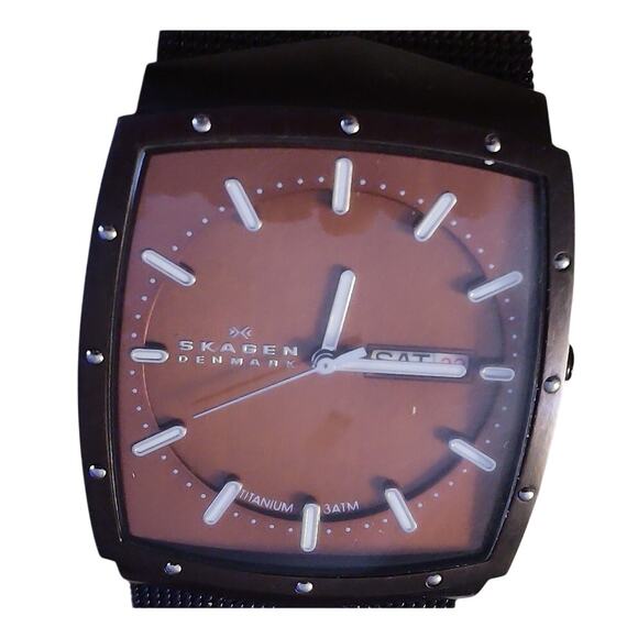 Skagen 396LTMD Titanium Brown/bronze mesh, ultra-thin square case day/date main image 7